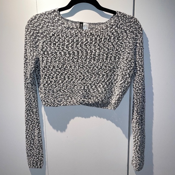 H&M black & white crocheted crop top with crewneck - Picture 1 of 4